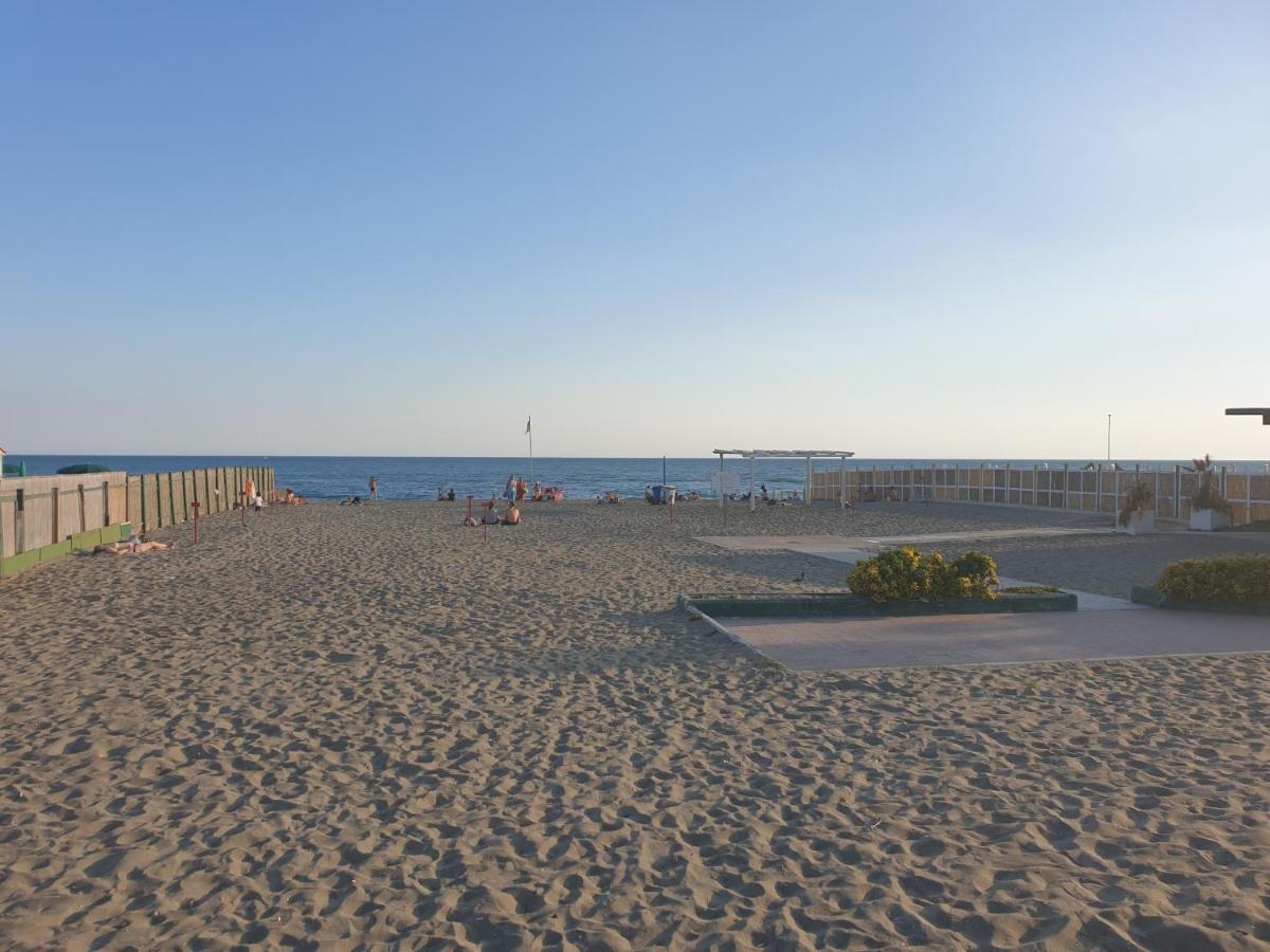 Trilocale Lido Di Roma Apartment Lido di Ostia Luaran gambar